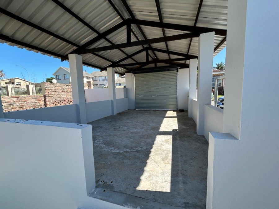 9 Bedroom Property for Sale in Jeffreys Bay Central Eastern Cape